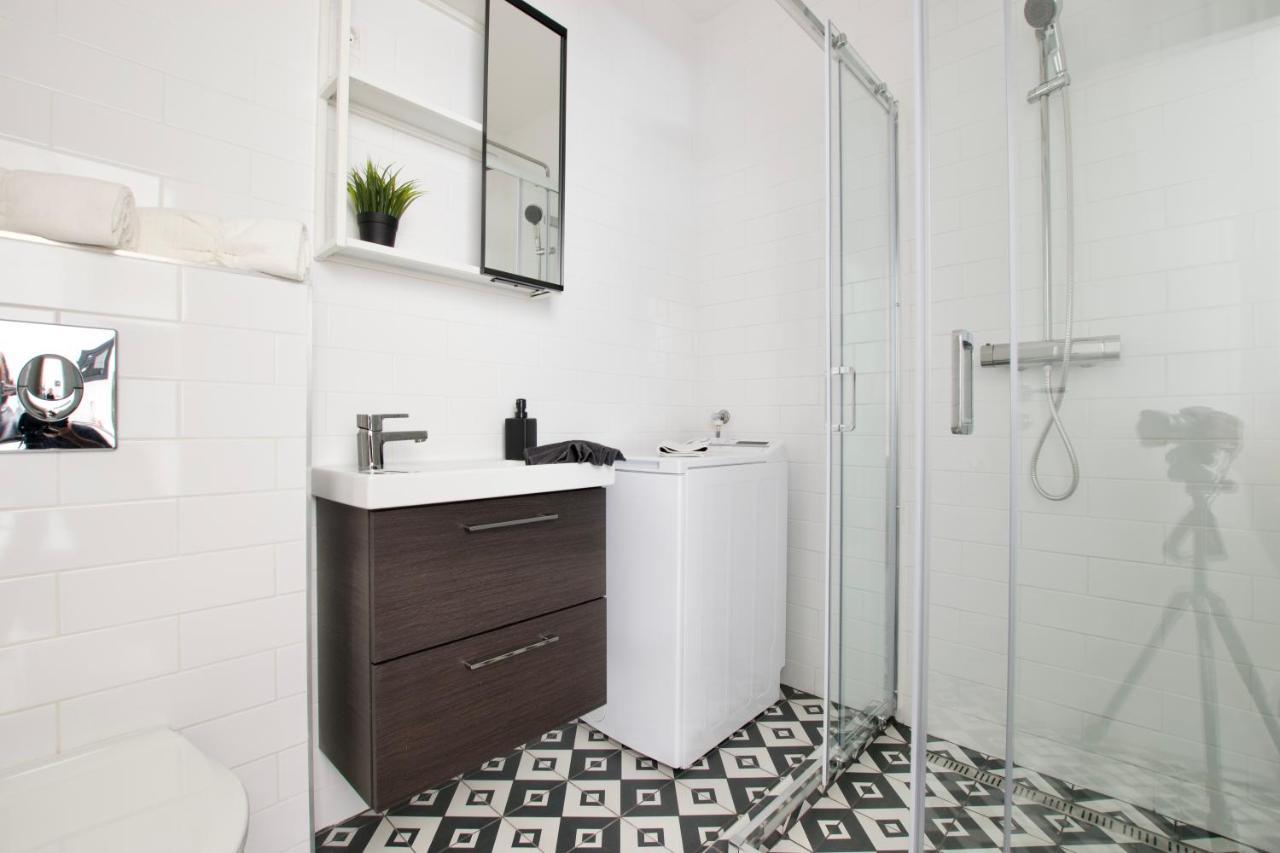 בודפשט Standard Apartment By Hi5 - Dessewffy 37 Suites מראה חיצוני תמונה