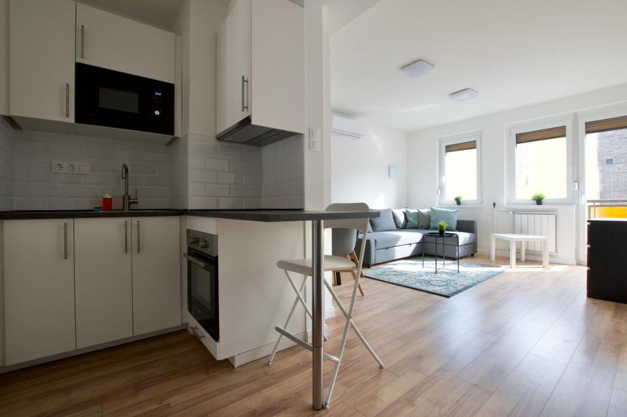 בודפשט Standard Apartment By Hi5 - Dessewffy 37 Suites מראה חיצוני תמונה