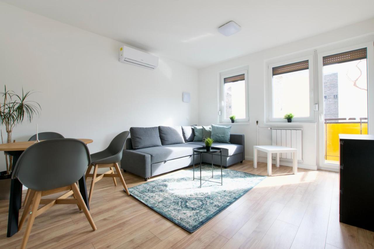 בודפשט Standard Apartment By Hi5 - Dessewffy 37 Suites מראה חיצוני תמונה