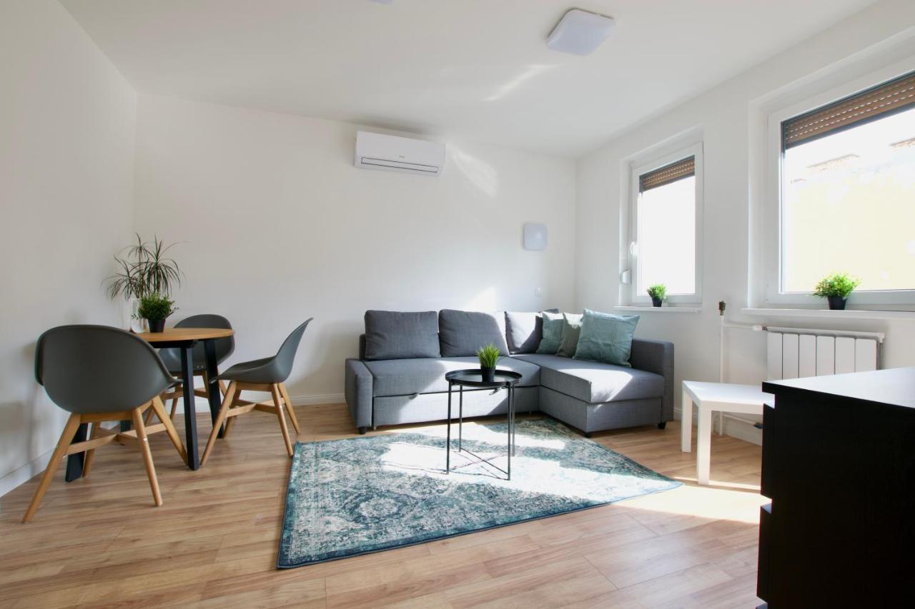 בודפשט Standard Apartment By Hi5 - Dessewffy 37 Suites מראה חיצוני תמונה