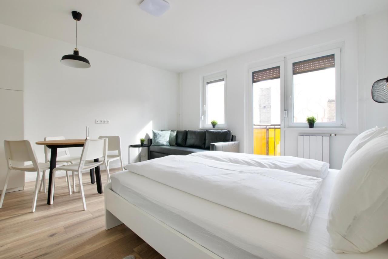בודפשט Standard Apartment By Hi5 - Dessewffy 37 Suites מראה חיצוני תמונה