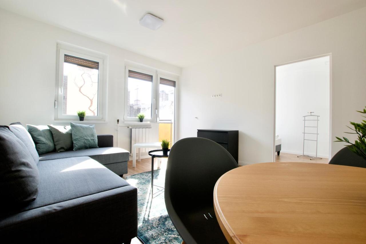 בודפשט Standard Apartment By Hi5 - Dessewffy 37 Suites מראה חיצוני תמונה