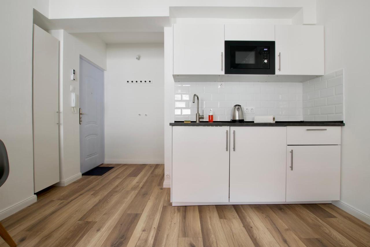 בודפשט Standard Apartment By Hi5 - Dessewffy 37 Suites מראה חיצוני תמונה