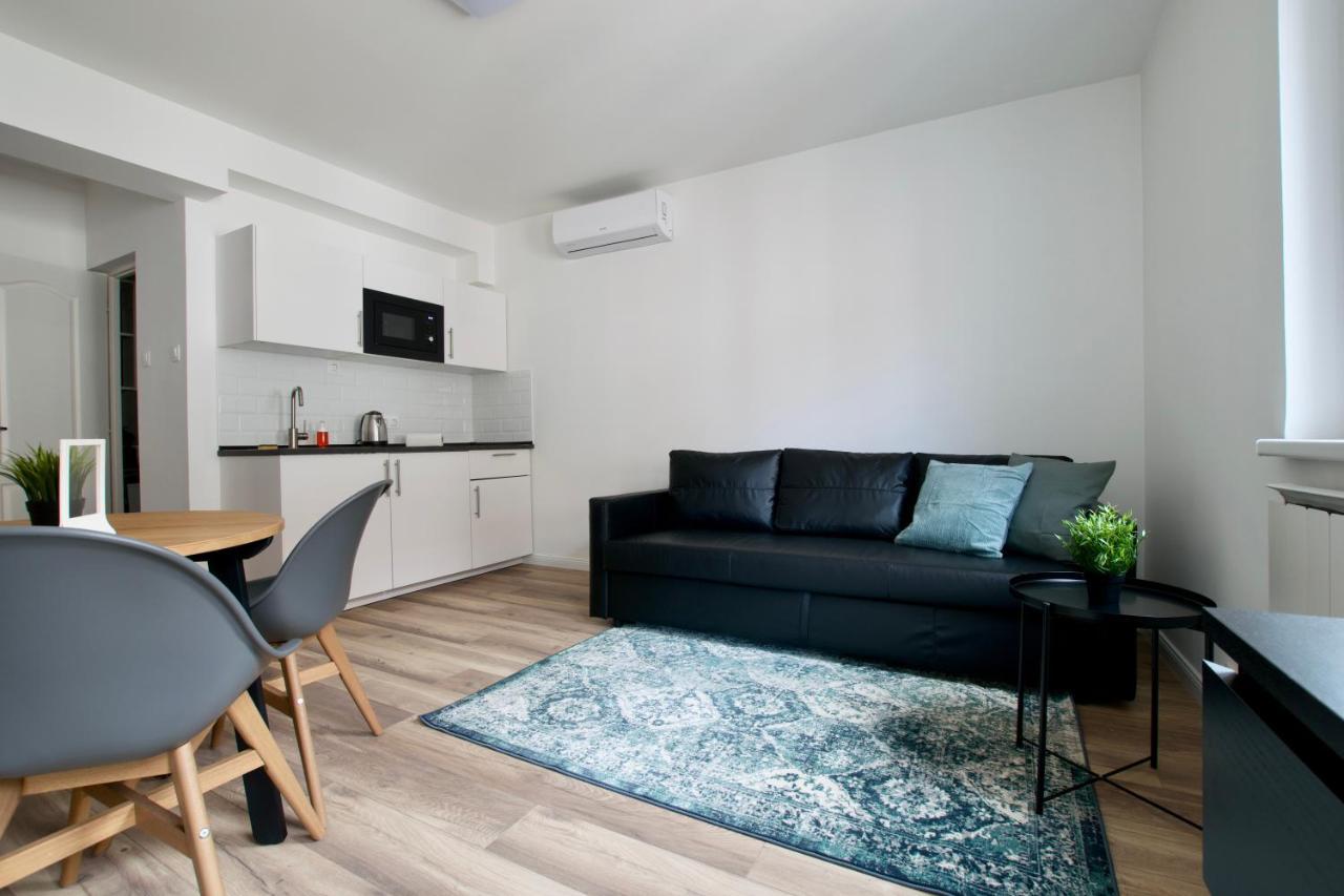 בודפשט Standard Apartment By Hi5 - Dessewffy 37 Suites מראה חיצוני תמונה