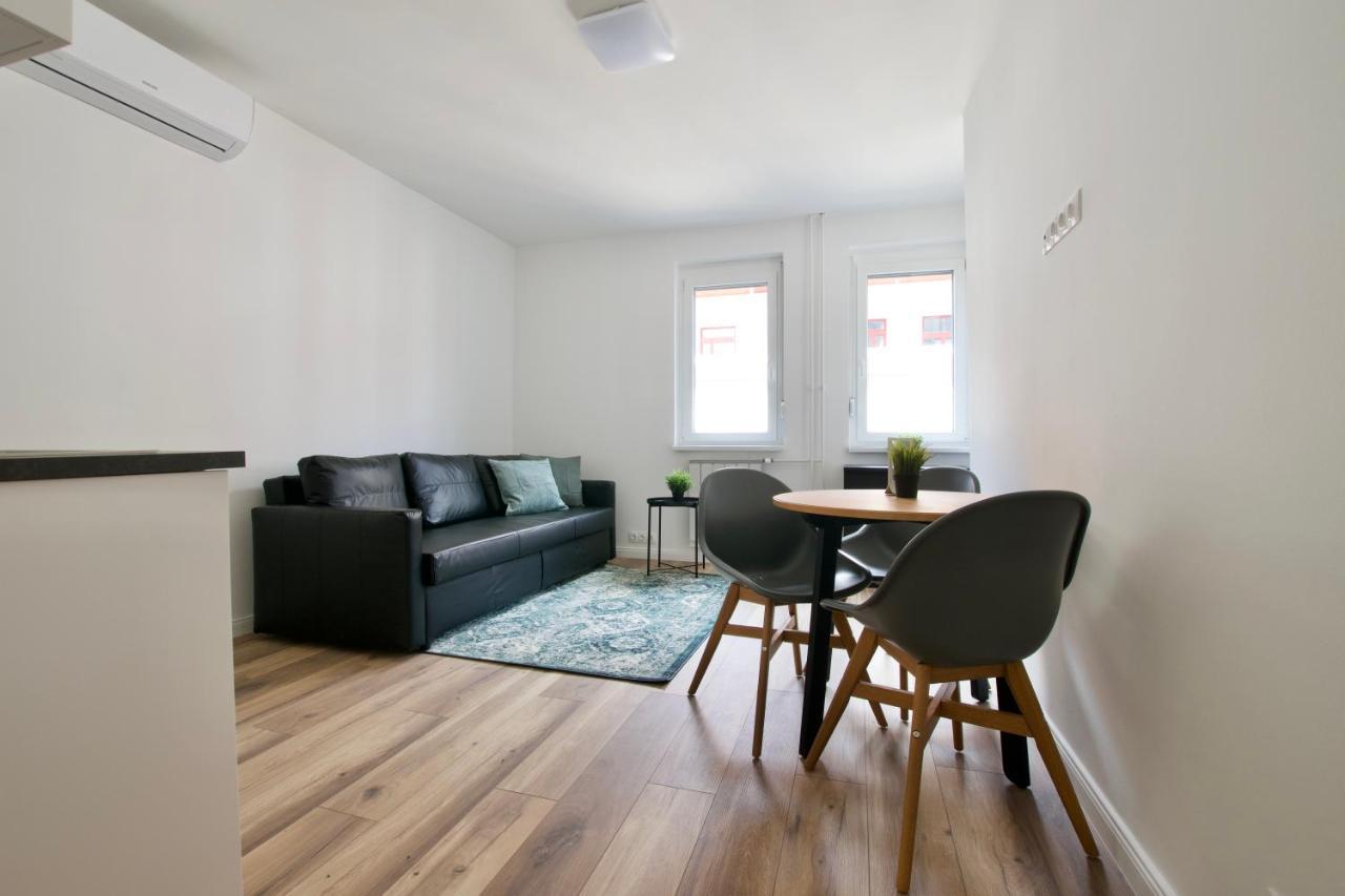 בודפשט Standard Apartment By Hi5 - Dessewffy 37 Suites מראה חיצוני תמונה