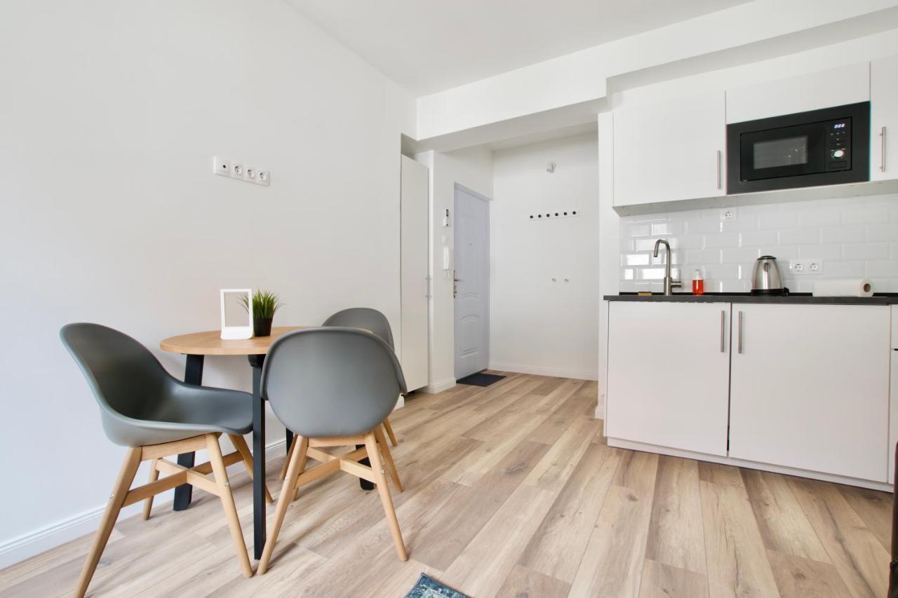 בודפשט Standard Apartment By Hi5 - Dessewffy 37 Suites מראה חיצוני תמונה